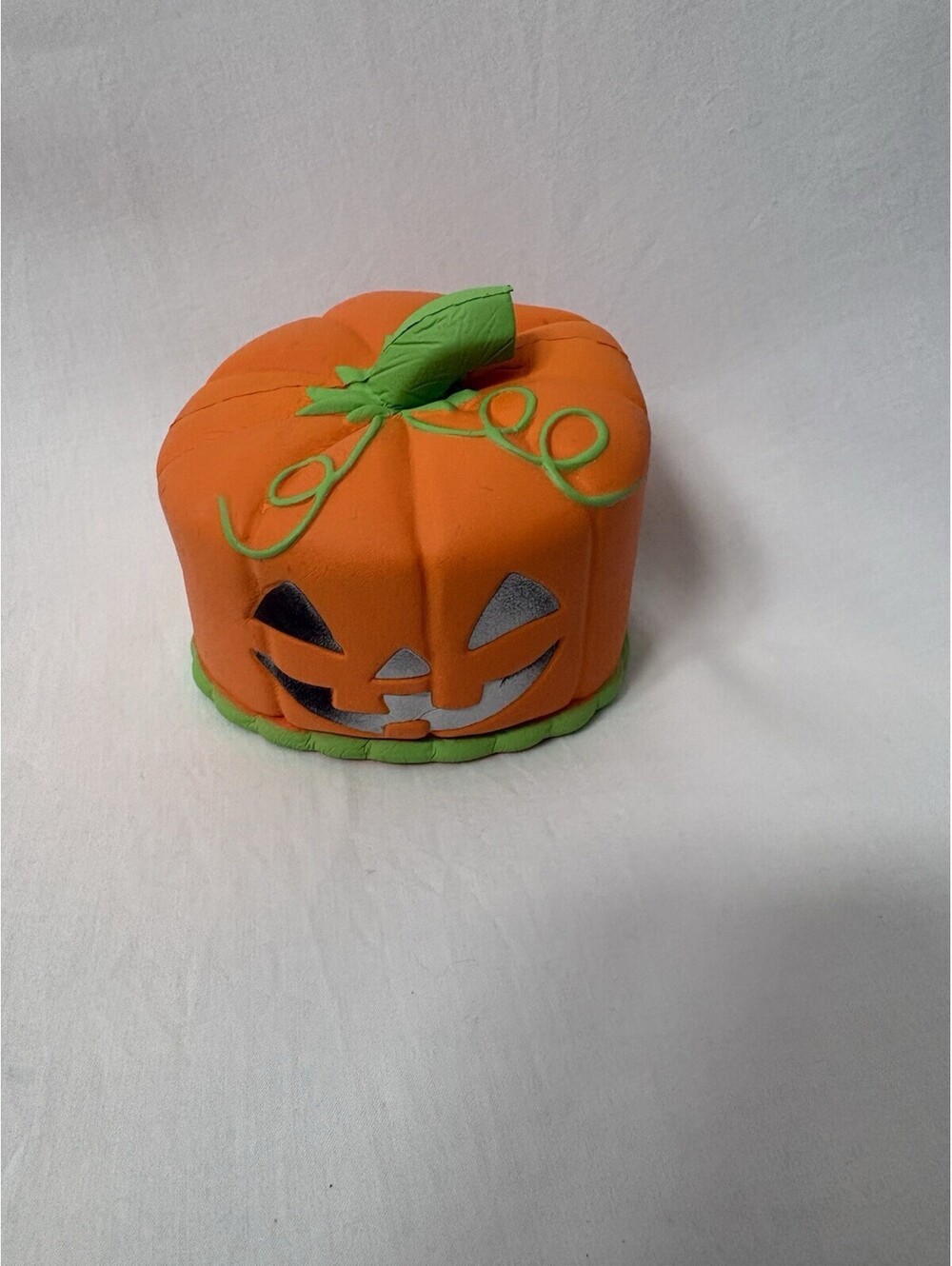 Silly Squishies Frosted Fairy Tales Jack O’Lantern Cake Pumpkin Pie Scented